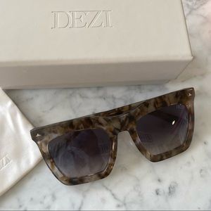 Dezi Oversized Square Sunglasses Fall Back Blush Tortoise